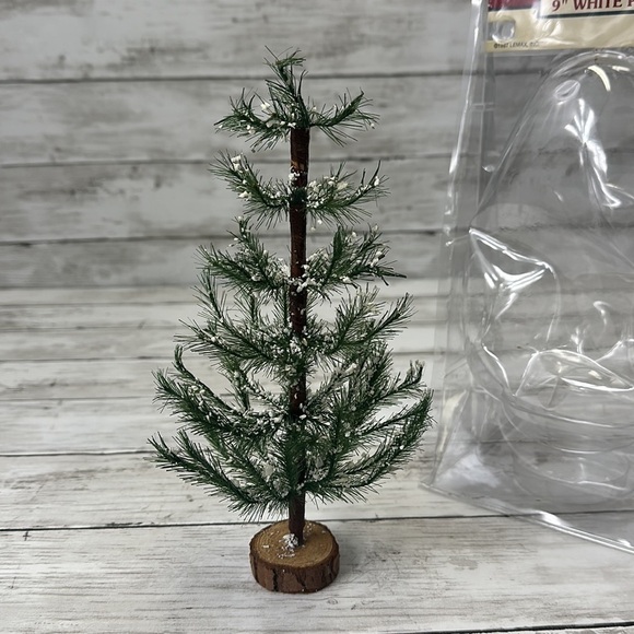 LEMAX CHRISTMAS VILLAGE 9” WHITE PINE TREE ACCESSORY 74172 vintage - Picture 1 of 6